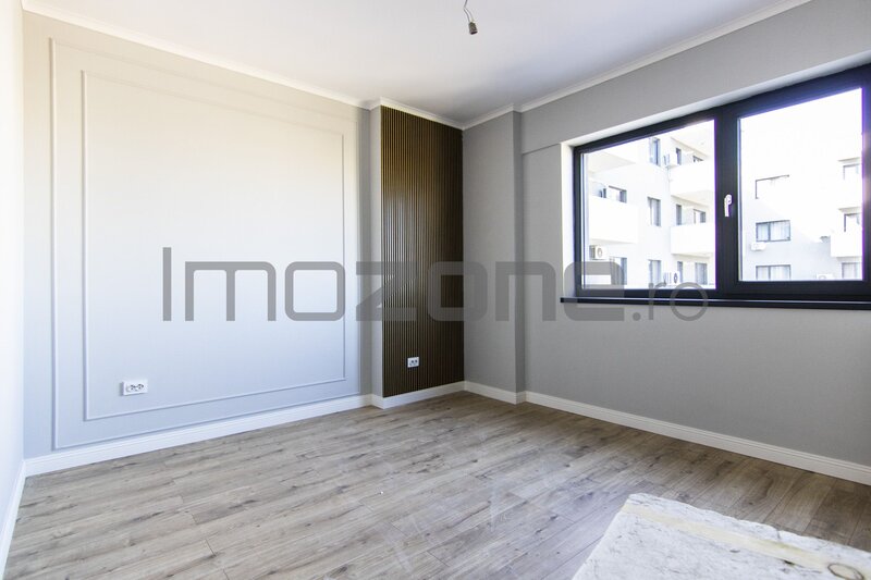 Apartamentele de 3 camere, loc de parcare gratuit  doar in luna august